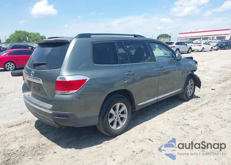 2013 Toyota Highlander Base Plus z USA, uszkodzony, nr VIN 5TDZA3EH4DS043215
